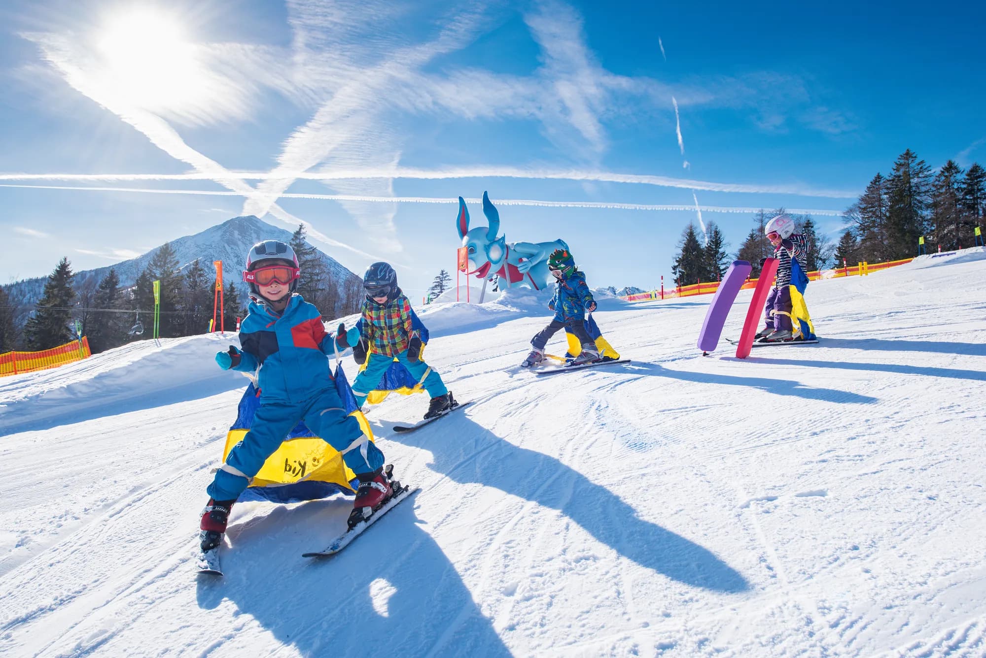 Kinder lernen spielerisch das Skifahren bei den Hochalmliften Christlum